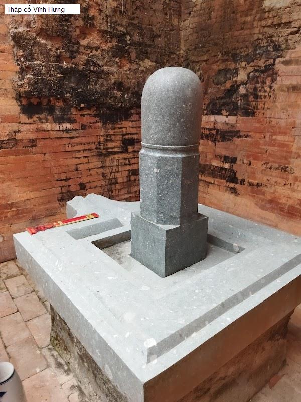 Tháp cổ Vĩnh Hưng