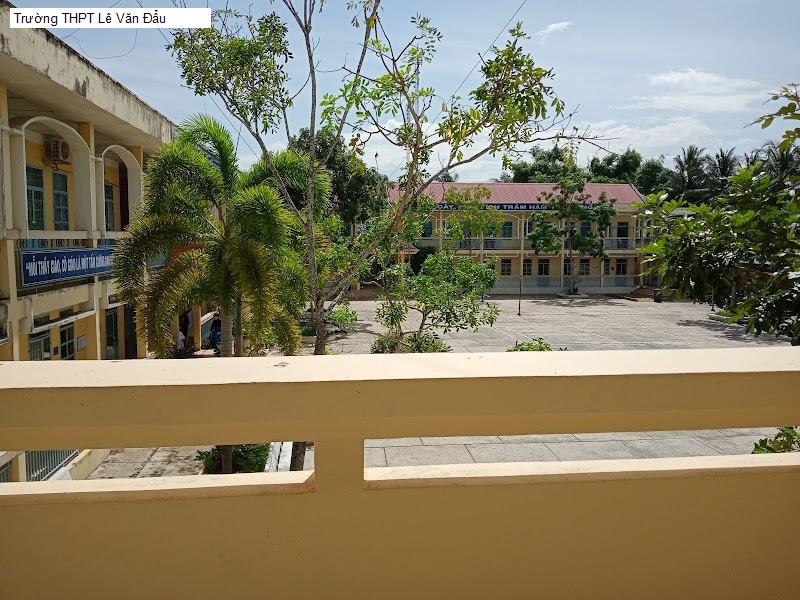 Trường THPT Lê Văn Đẩu